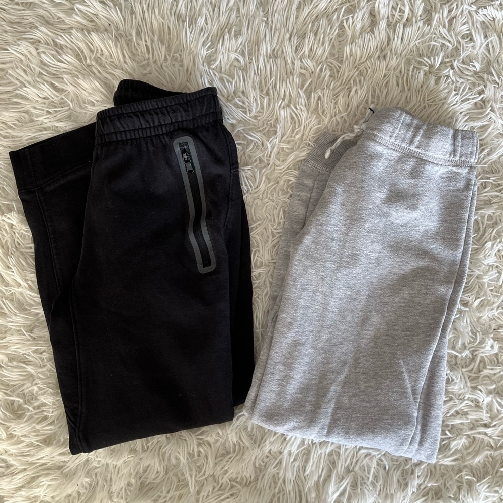 2 pairs of Boys sweatpants. Size 8